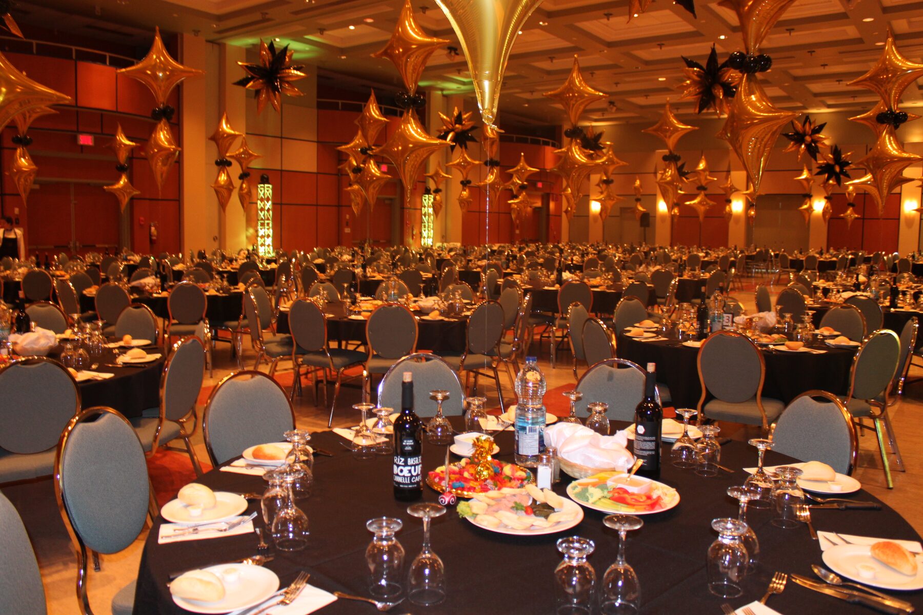 Grande Salle du CCTB aménagée pour un banquet
