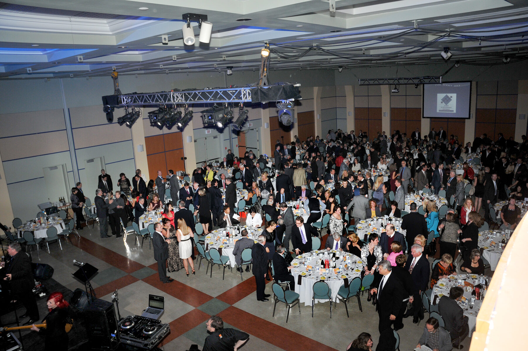 Soirée de gala dans la grande salle du CCTB