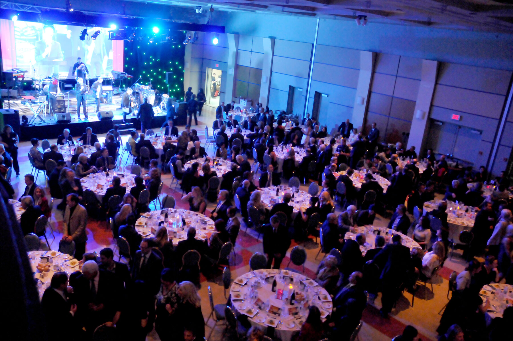 Événement avec scène dans la grande salle du CCTB