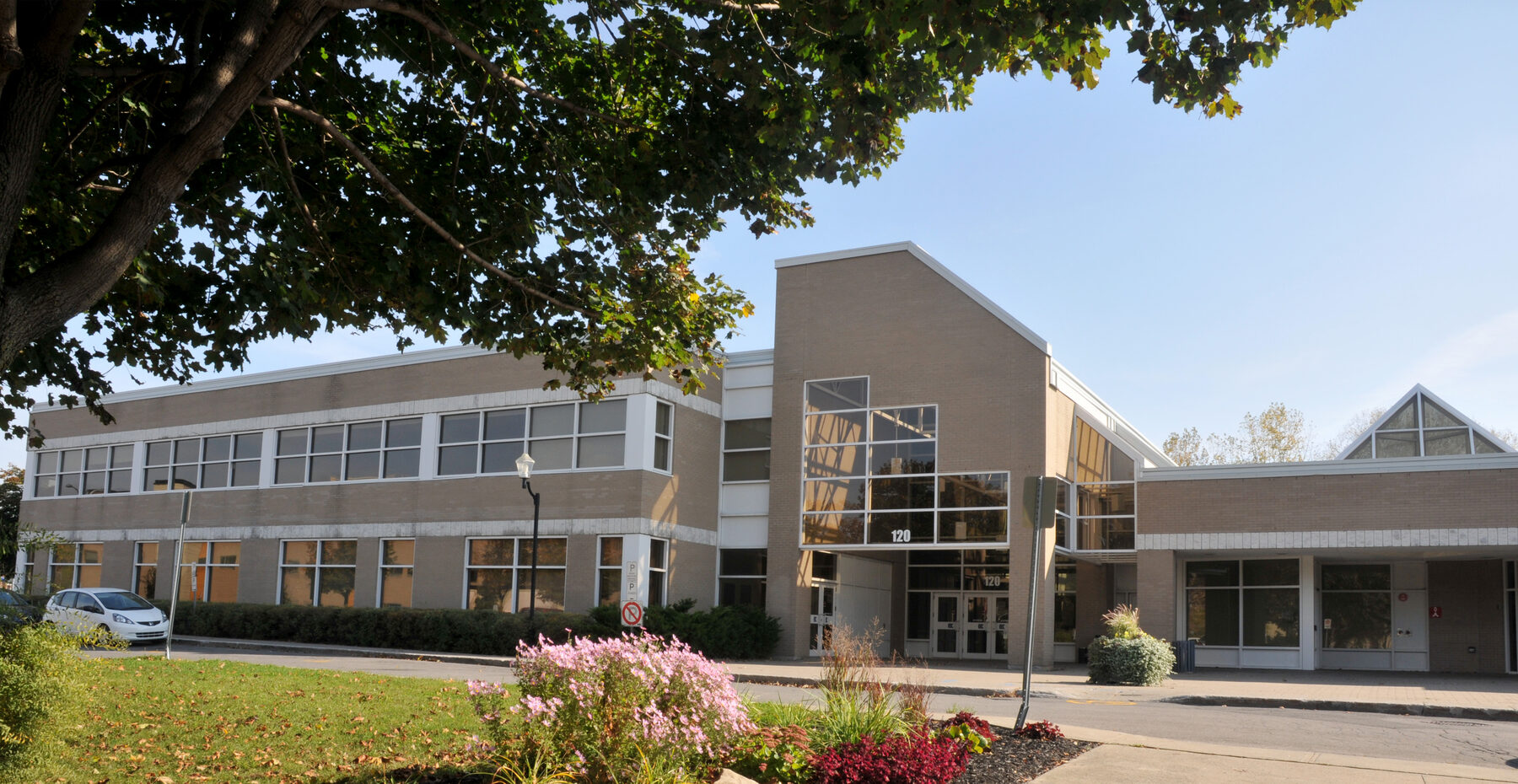 Centre culturel et communautaire Thérèse-De Blainville